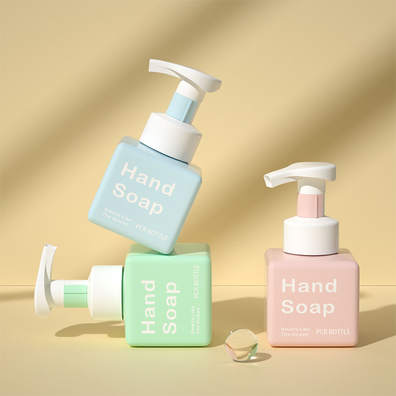 Plniteľná PCR 250 ml štvorcový dávkovač mydla na tvár Plastová fľaša na mydlo na umývanie tela s penovou pumpou Plniteľná PCR 250 ml štvorcový dávkovač mydla na tvár Plastová fľaša na mydlo na umývanie tela s penovou pumpou