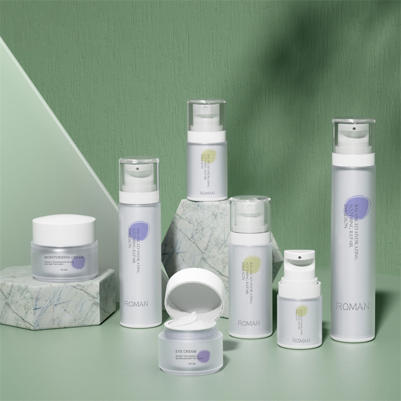 30 ml 40 ml 60 ml 100 ml Biela perleťová fľaša s kozmetickou pumpičkou AS Nový plastový materiál na balenie krému na tvár v spreji s vodou 30 ml 40 ml 60 ml 100 ml Biela perleťová fľaša s kozmetickou pumpičkou AS Nový plastový materiál na balenie krému na tvár v spreji s vodou