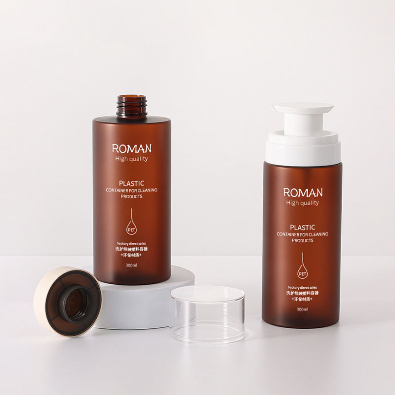 Plastové fľaše s dávkovačom pumpy odolný proti úniku Veľký prázdny priehľadný jantárový valec Doplniteľný pre šampón na kondicionér na vlasy Oleje