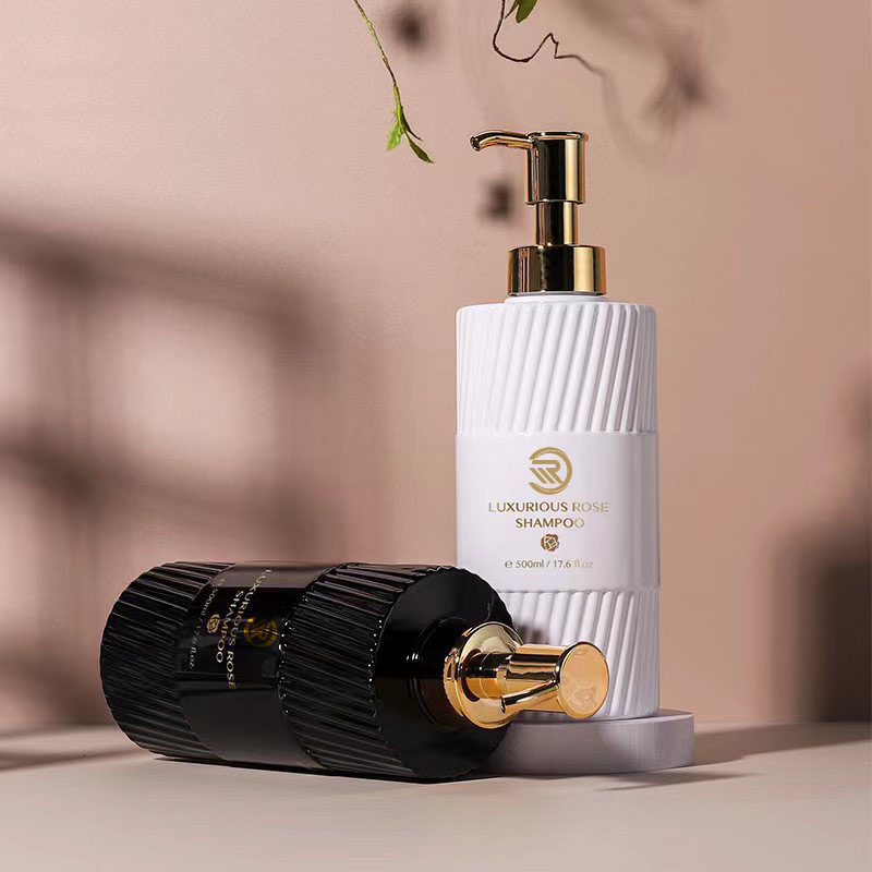 Ekologický 500 ml šampón so sprchovacím gélom na ploché ramená Fľaša na sprchový gél Biela Čierna Plastová pumpička s lisovaním na prúžok Balenie emulzie na použitie na pleťové mlieko Ekologický 500 ml šampón so sprchovacím gélom na ploché ramená Fľaša na sprchový gél Biela Čierna Plastová pumpička s lisovaním na prúžok Balenie emulzie na použitie na pleťové mlieko