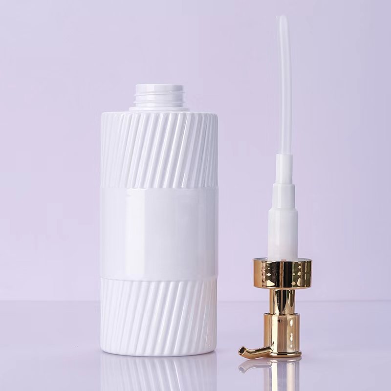 Ekologický 500 ml šampón so sprchovacím gélom na ploché ramená Fľaša na sprchový gél Biela Čierna Plastová pumpička s lisovaním na prúžok Balenie emulzie na použitie na pleťové mlieko Ekologický 500 ml šampón so sprchovacím gélom na ploché ramená Fľaša na sprchový gél Biela Čierna Plastová pumpička s lisovaním na prúžok Balenie emulzie na použitie na pleťové mlieko