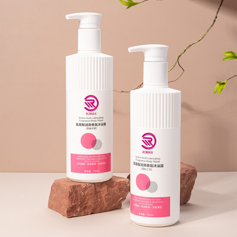 Horúca biela prúžkovaná HDPE plastová fľaša s vlnitým nástavcom 500 ml 700 ml šampón sprchový gél lotion s pumpičkou Vietnam