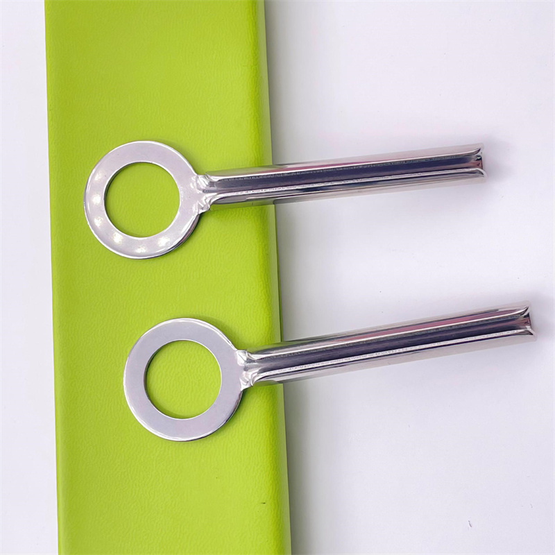 Kruhový tvar kľúča Strieborná nehrdzavejúca oceľ Zásobník na zubnú pastu Stláčač na tvár na krém Kruhový tvar kľúča Strieborná nehrdzavejúca oceľ Zásobník na zubnú pastu Stláčač na tvár na krém