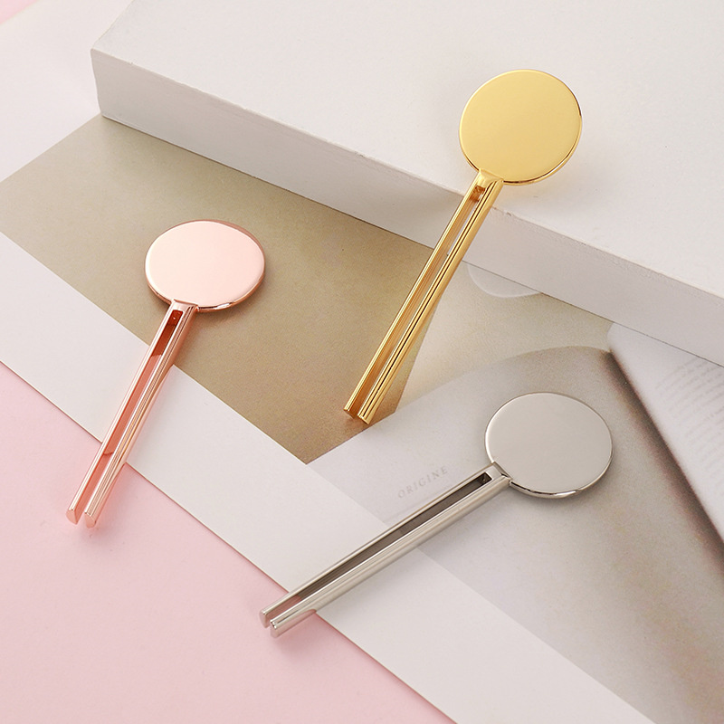 Kozmetický kľúč na žmýkanie trubíc na kľúč Rolovacia zubná pasta na vytláčanie trubíc s dávkovačom na kovové trubičky