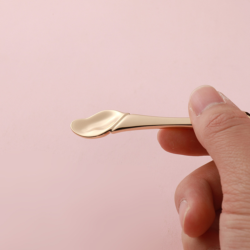 Očný valček na masážnu tyčinku Aplikátor na očný krém Kozmetické špachtle Lyžica na tvár proti vráskam Nástroj na starostlivosť o tvár zo zliatiny zlata Očný valček na masážnu tyčinku Aplikátor na očný krém Kozmetické špachtle Lyžica na tvár proti vráskam Nástroj na starostlivosť o tvár zo zliatiny zlata